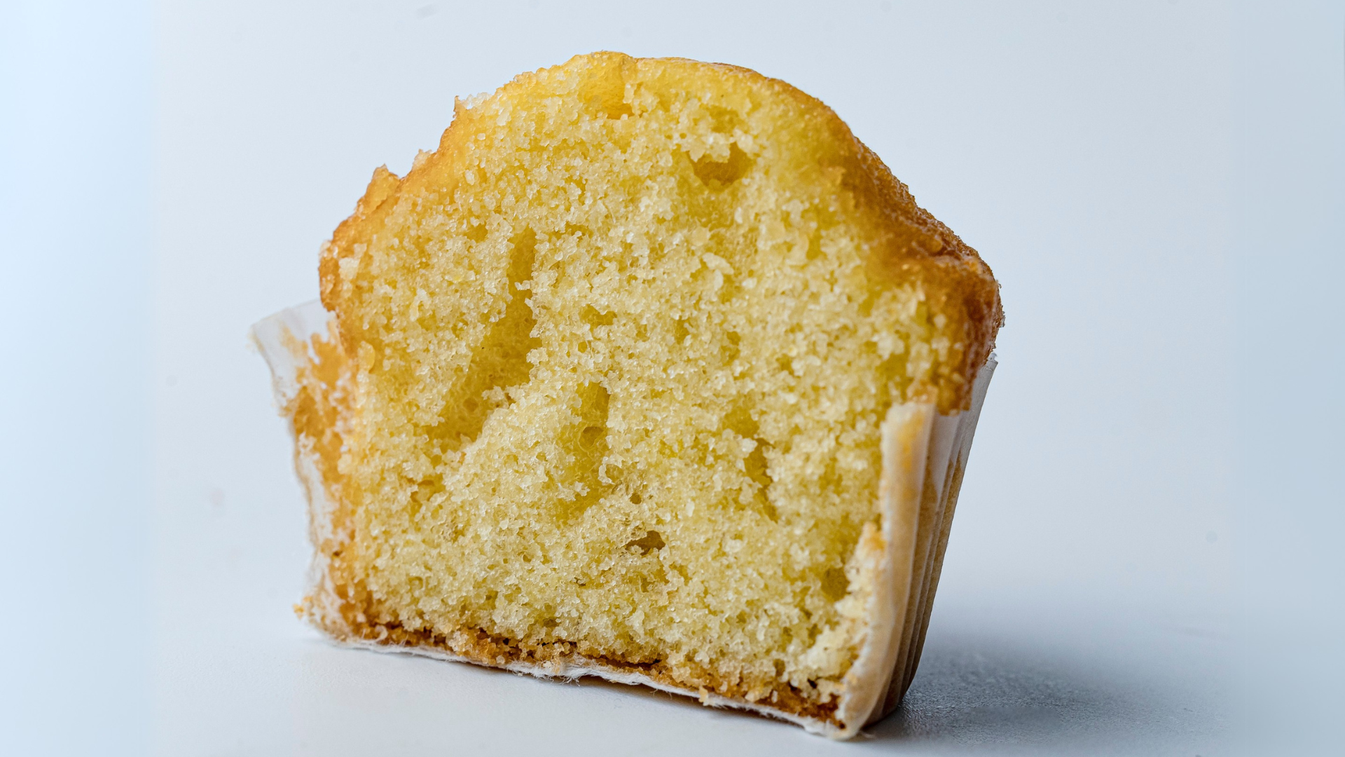 Una de las características de las magdalenas de NaturCeliac es su esponjosidad, que nada tiene que envidiar su versión con gluten.