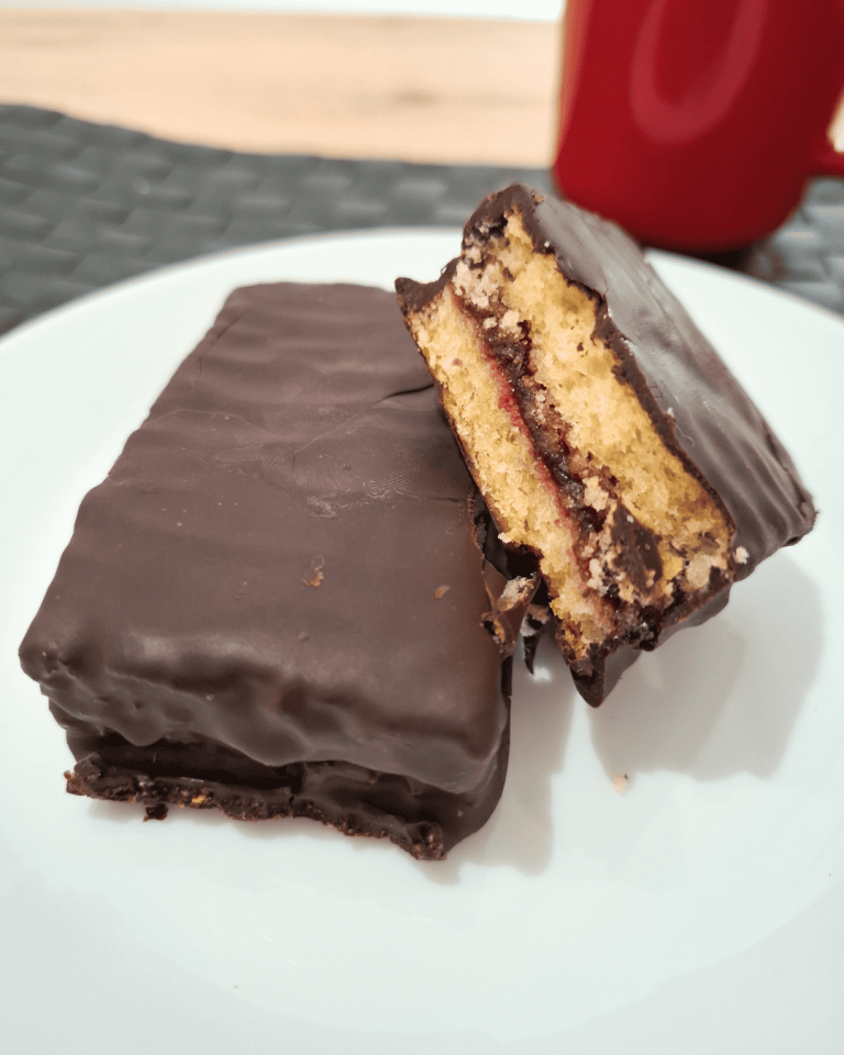 PASTELITO RELLENO DE FRAMBUESA (3)