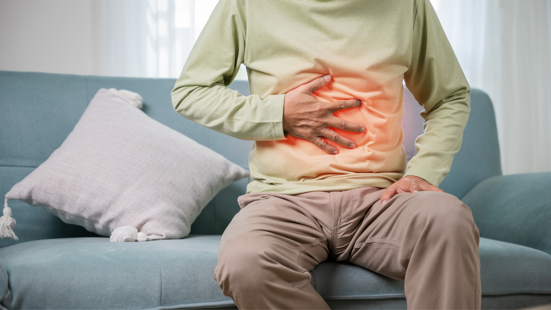 El dolor abdominal es una de las consecuencias que puede acarrear haber consumido un alimento que haya sido contaminado con gluten.