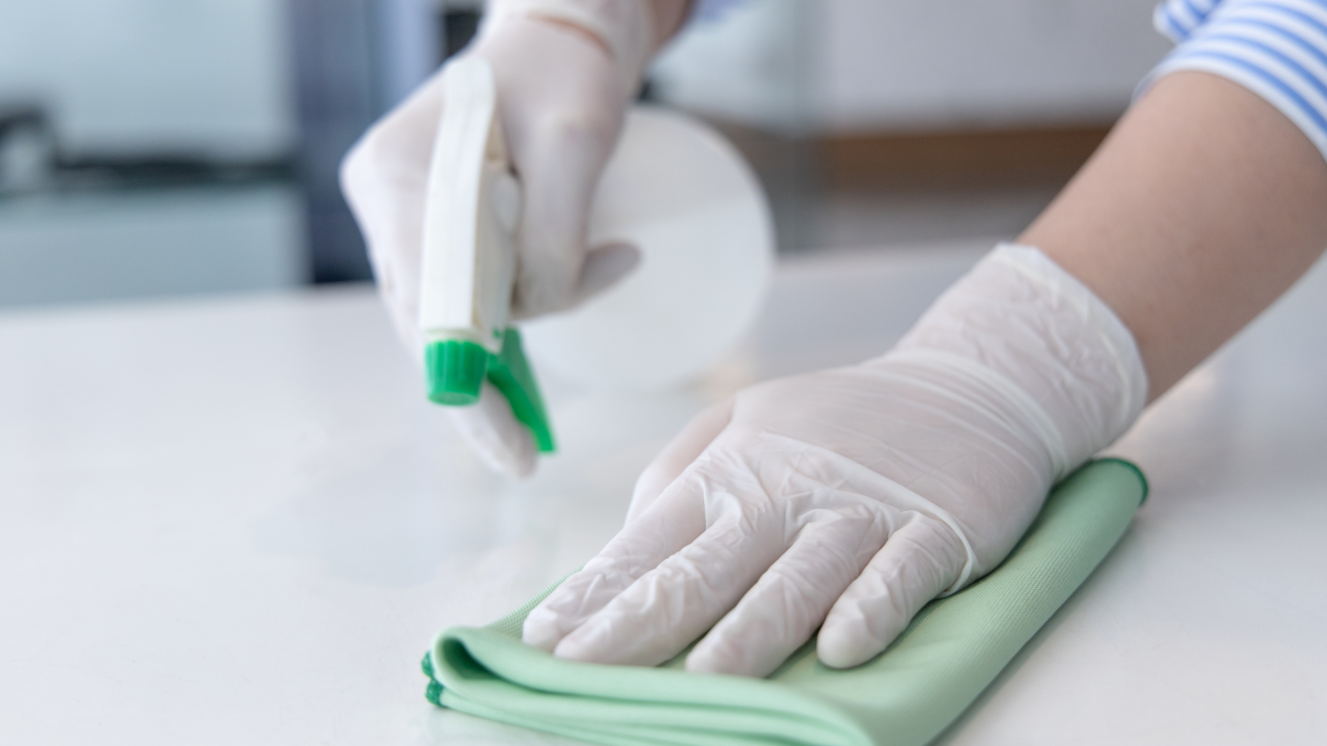Si convives con una persona que padece celiaquía, es muy importante mantener los lugares donde se manipulan los alimentos siempre limpios y en perfecto estado para evitar que se produzca contaminación cruzada.