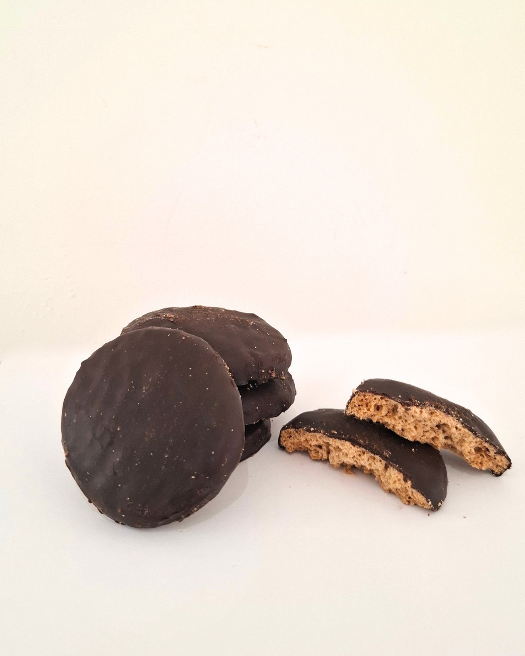 Galletas cubiertas de chocolate