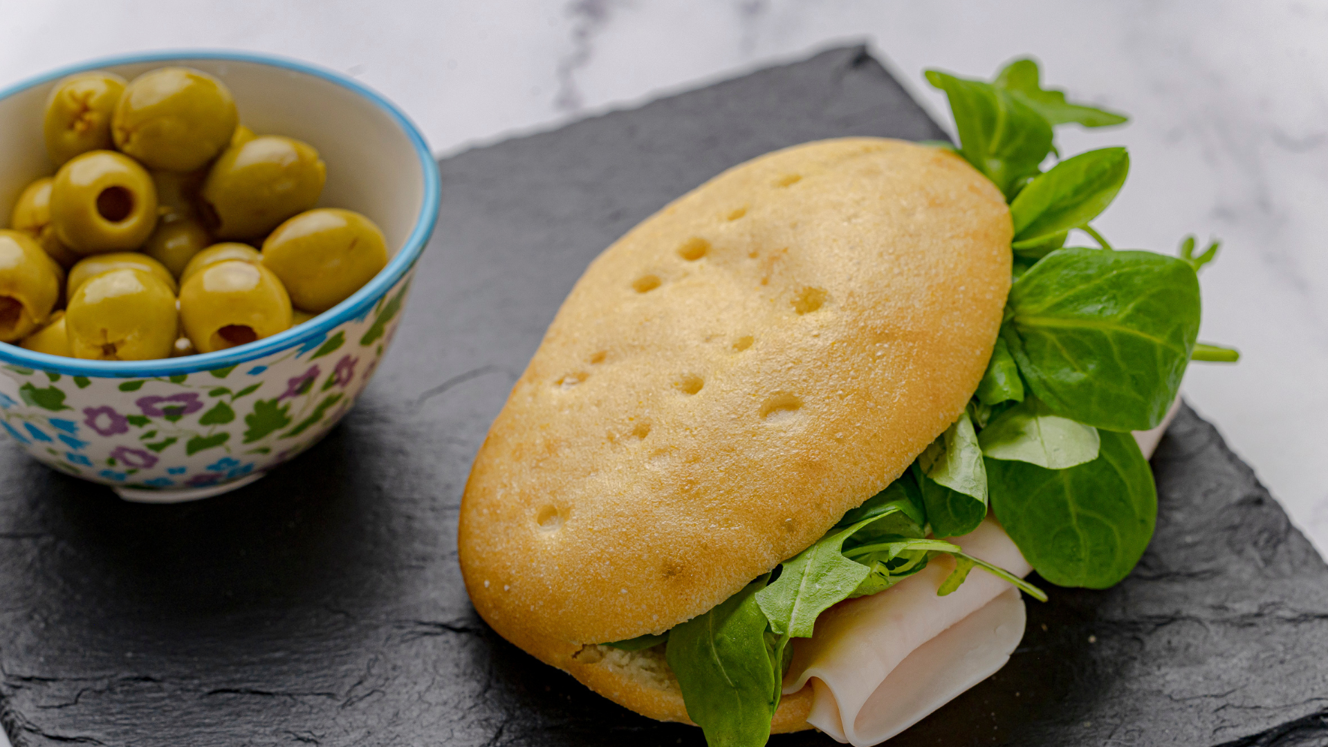 Los molletes de NaturCeliac se convierten en el pan perfecto para disfrutar de tus desayunos y meriendas en tus vacaciones.