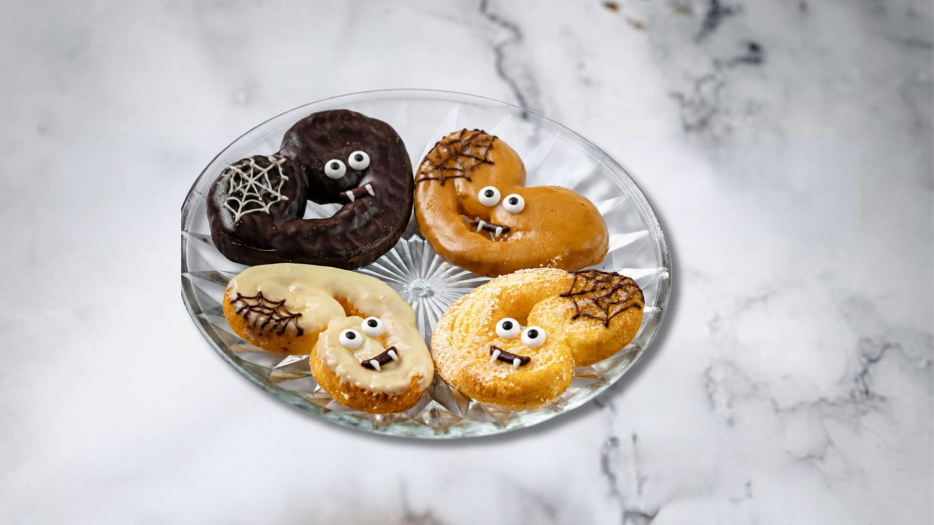 Los productos de NaturCeliac no están libres de convertirse en “terroríficos” si les hacemos unas pequeñas decoraciones con ojos y telarañas acordes al evento.